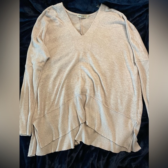 Chance or Fate - Rosey-Beige, V-neck, Oversized, Long Sleeve Shirt - Size Small - Picture 2 of 5